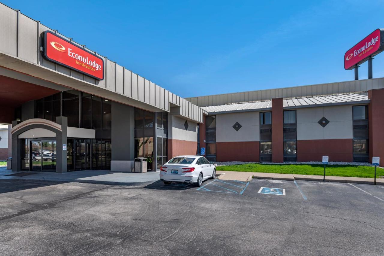 Econo Lodge *