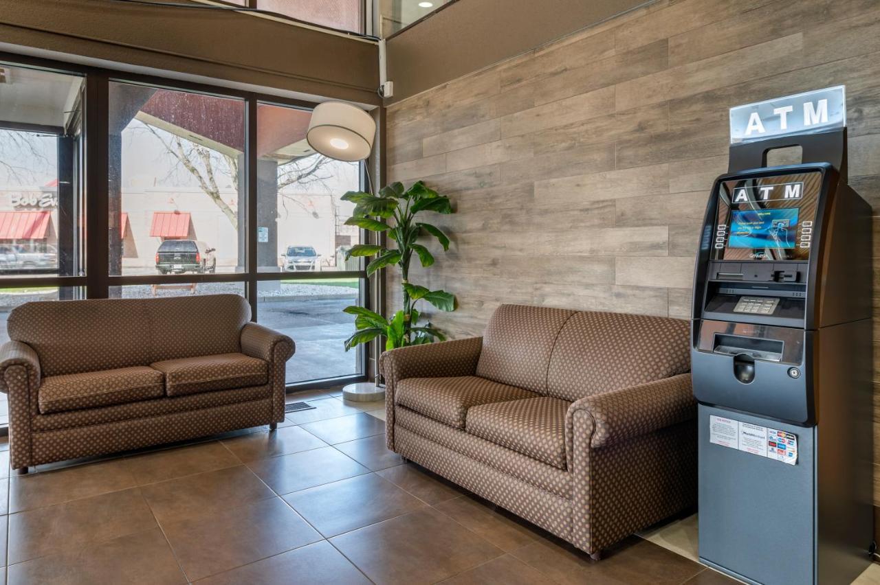 Econo Inn&suites Lodge *
