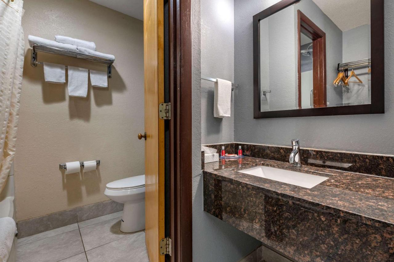 Lodge Econo Inn&suites *