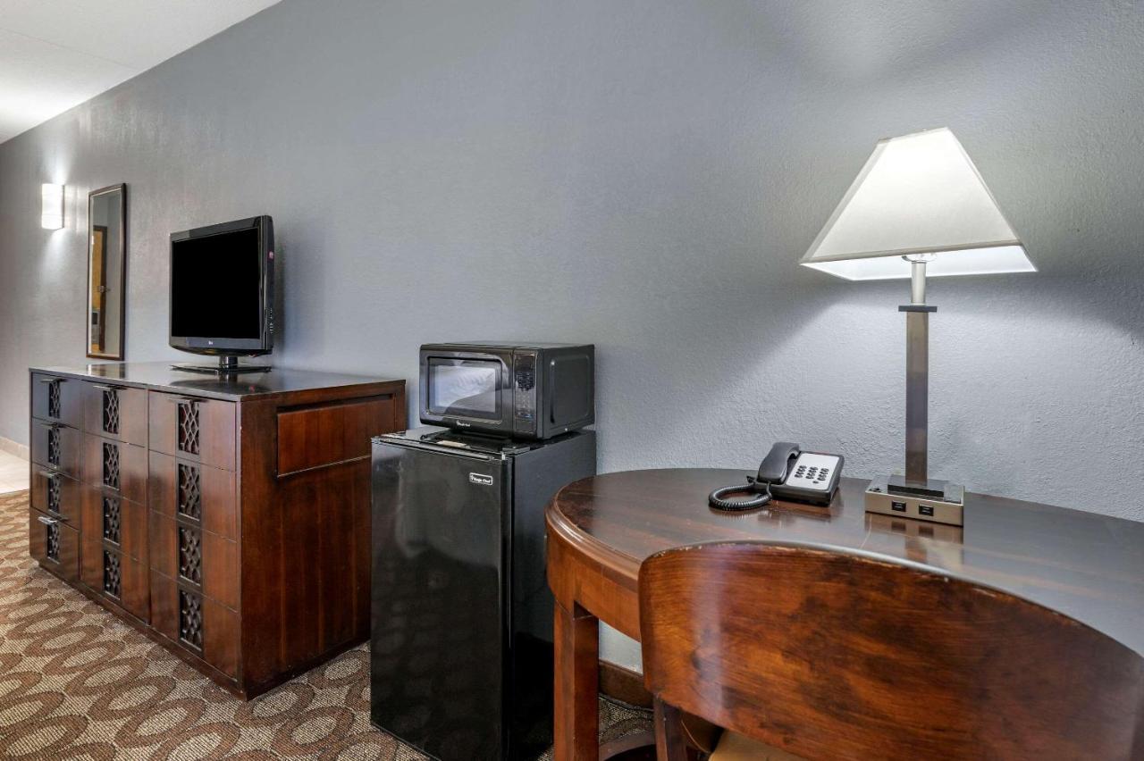 Econo Inn&suites *